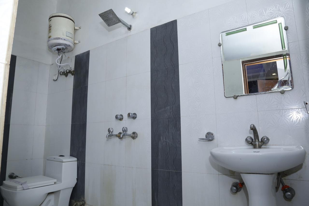 Vishal Hotel By Comfort Rooms New Delhi Exteriör bild