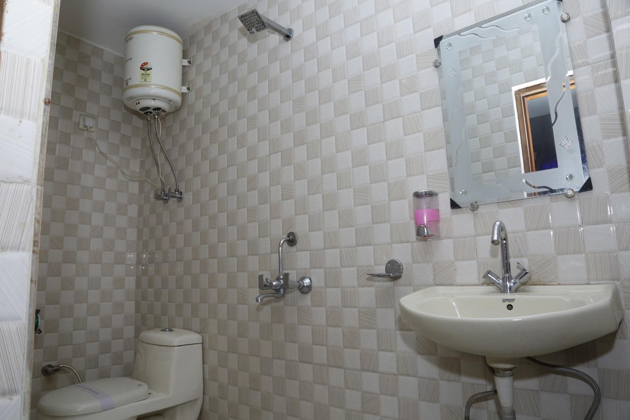 Vishal Hotel By Comfort Rooms New Delhi Exteriör bild