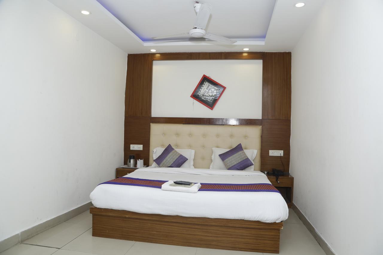 Vishal Hotel By Comfort Rooms New Delhi Exteriör bild